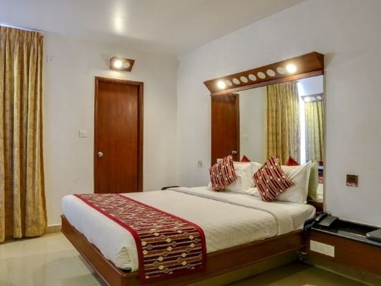 Фото Lotus Bay View Hotel