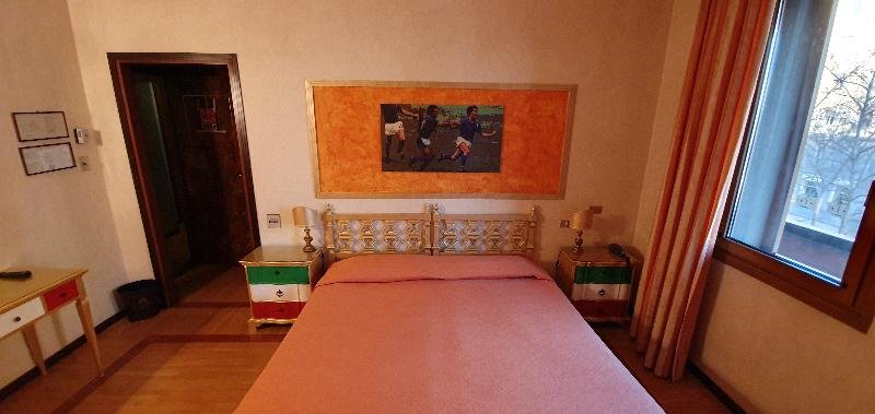 Фото Admiral Hotel