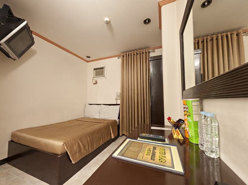 Фото Oyster Plaza Hotel