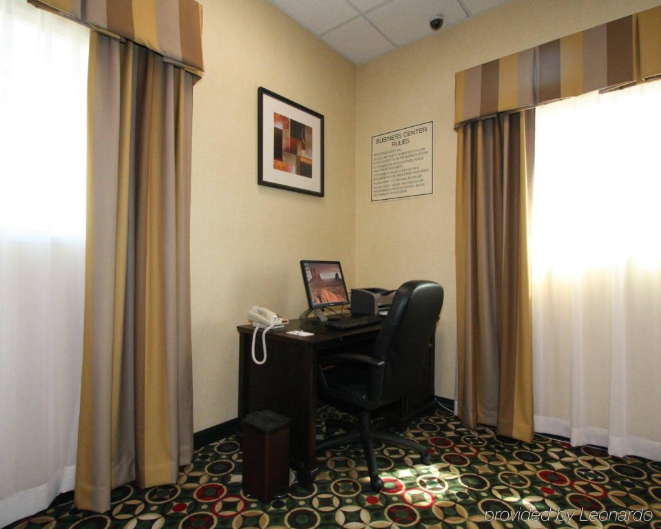 Фото Holiday Inn Express Washington Dc N-Silver Spring, an Ihg Hotel