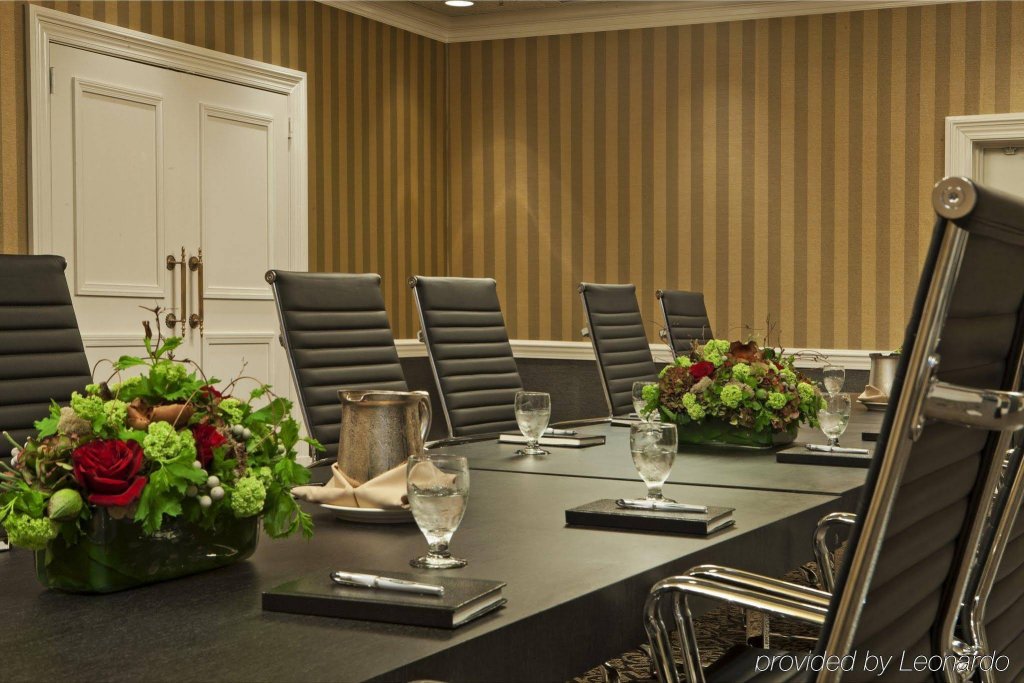 Фото Sheraton Charlotte Hotel