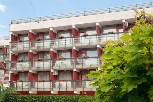 Гостиница Majerik Hotel в Зале