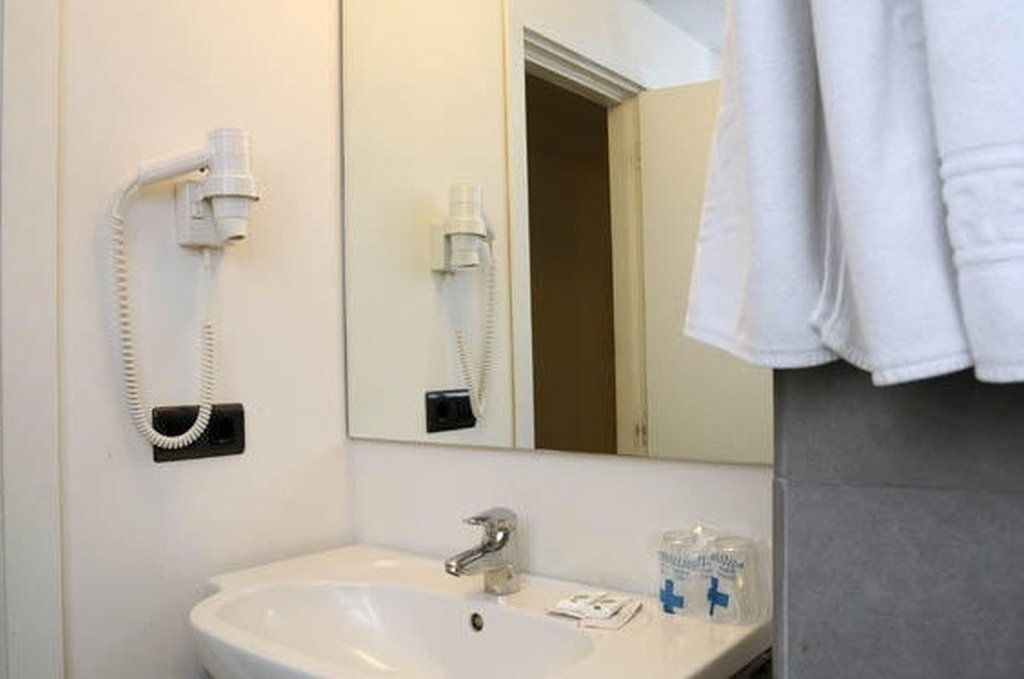 Фото Hotel Oasis Plaza