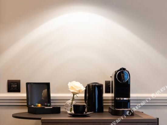 Фото Maison Rouge Hotel