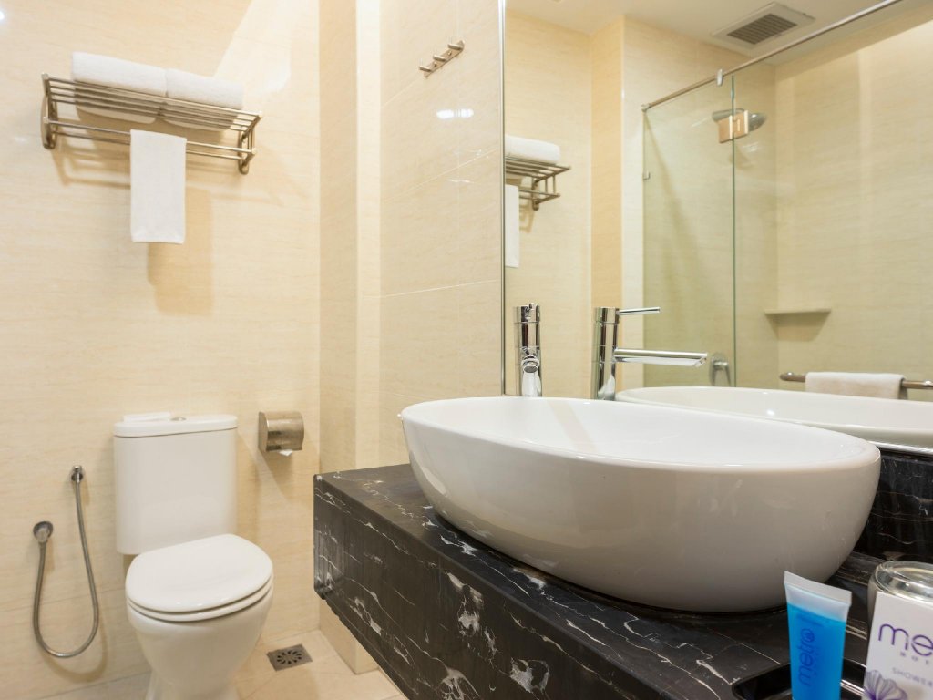 Фото Metro Hotel