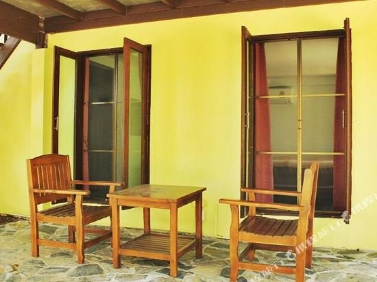 Фото Hilltop Chalet