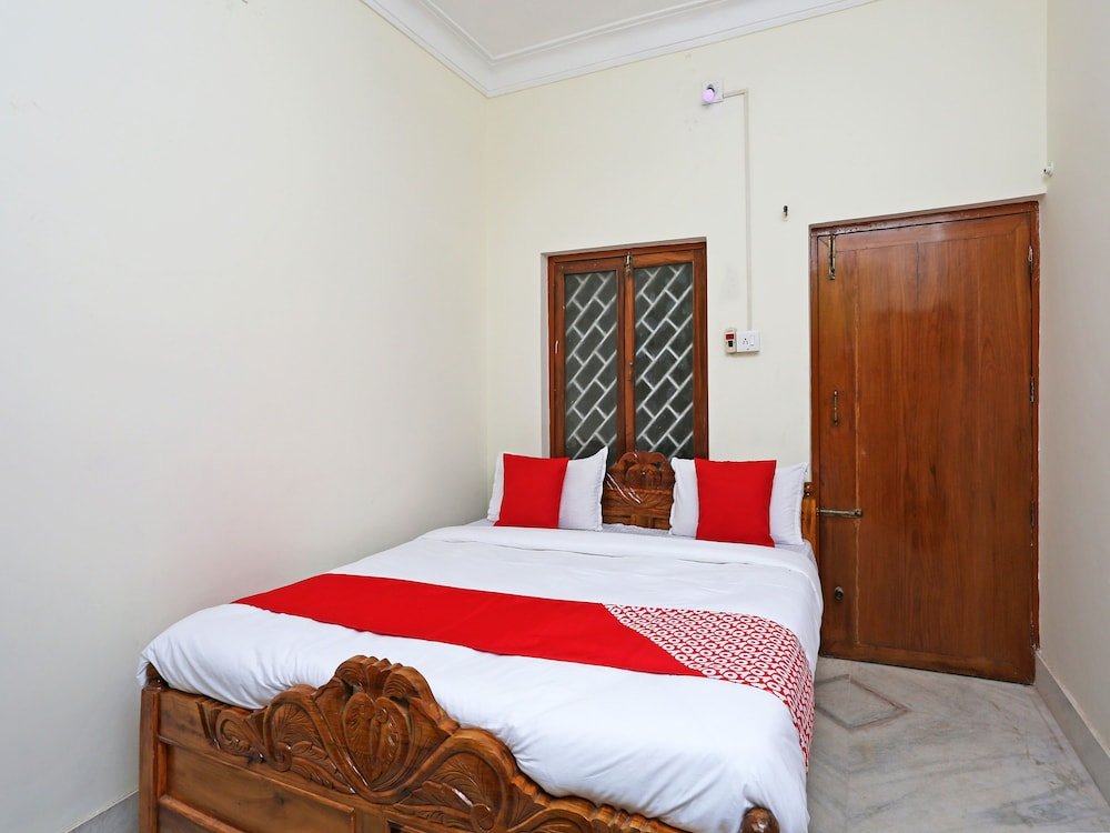 Фото Oyo 10510 Nayapalli