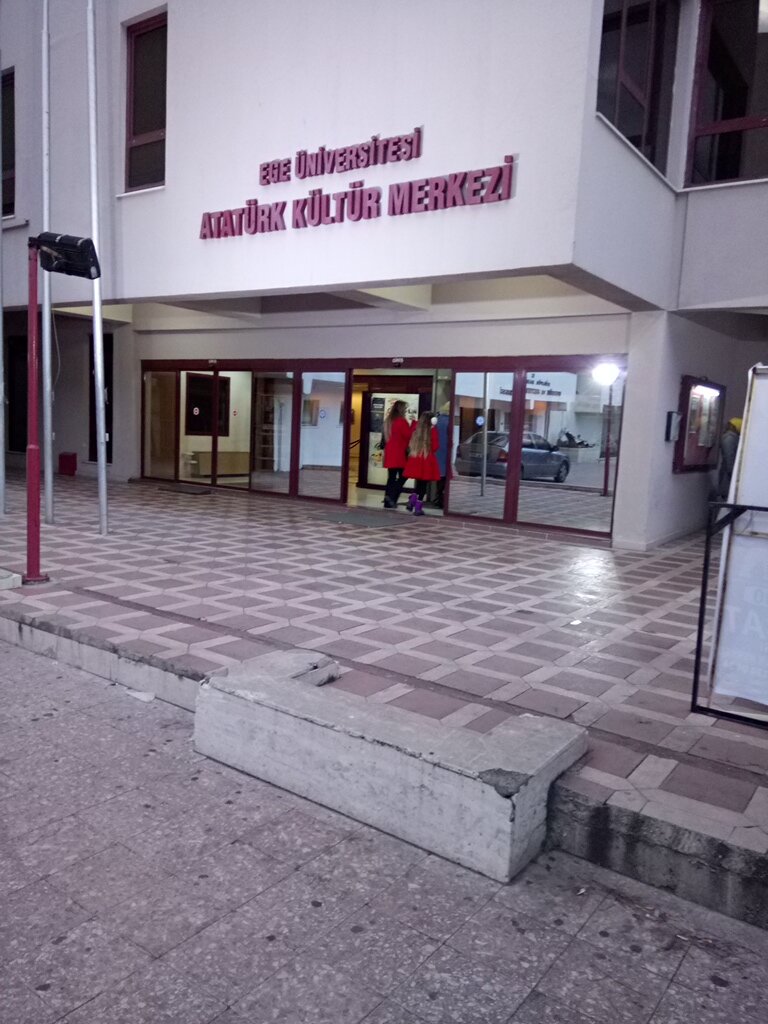 Educational center Ege University Continuing Education Center, Izmir, photo