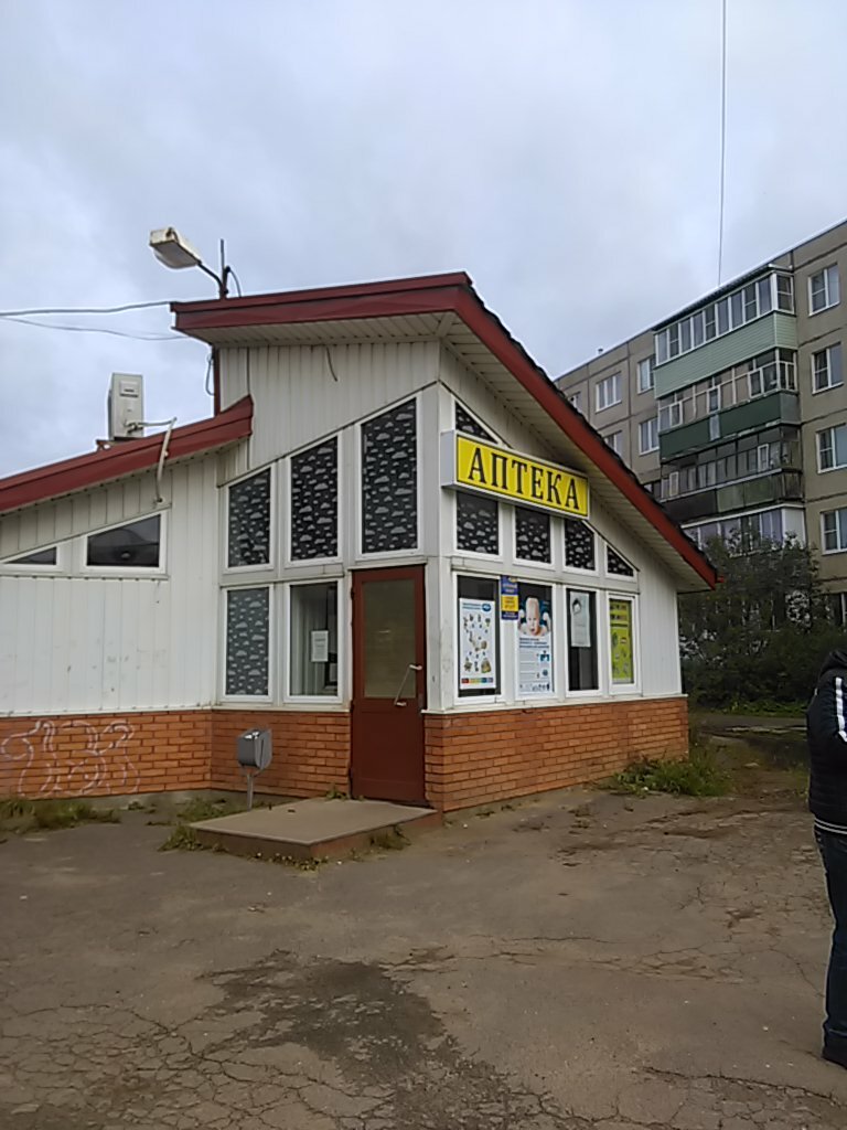 Фото входа в аптеку