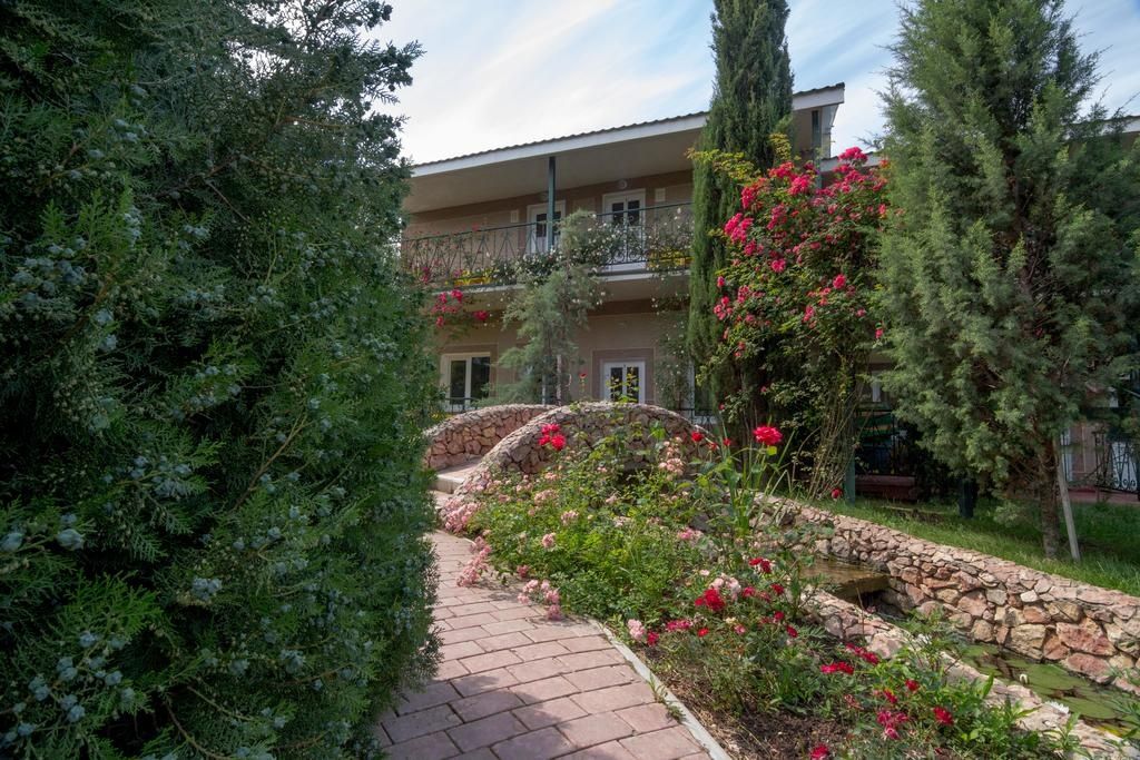 Фото отеля 2