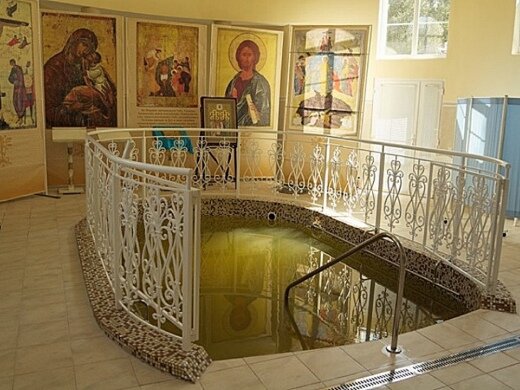 Orthodox church Khram Nikolo-Iordansky v chest svyatitelya Nikolaya Chudotvortsa, Kyiv, photo