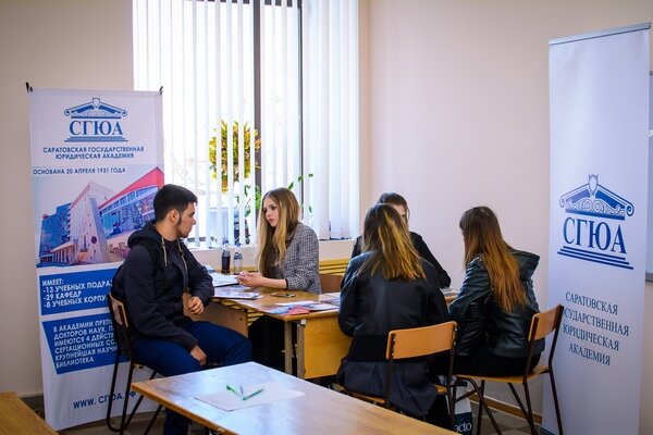 Репетиторлар қызметі Gaudeamus oqý ortalyǵy, Орал, фото