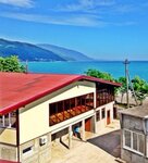 Гостевой дом о Берег (село Амзара, Пограничная улица, 123), hotel
