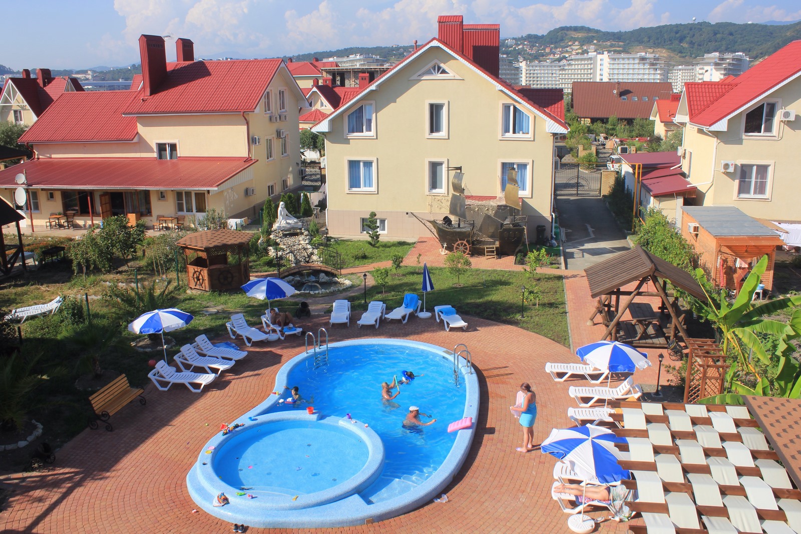 Фото отеля 1