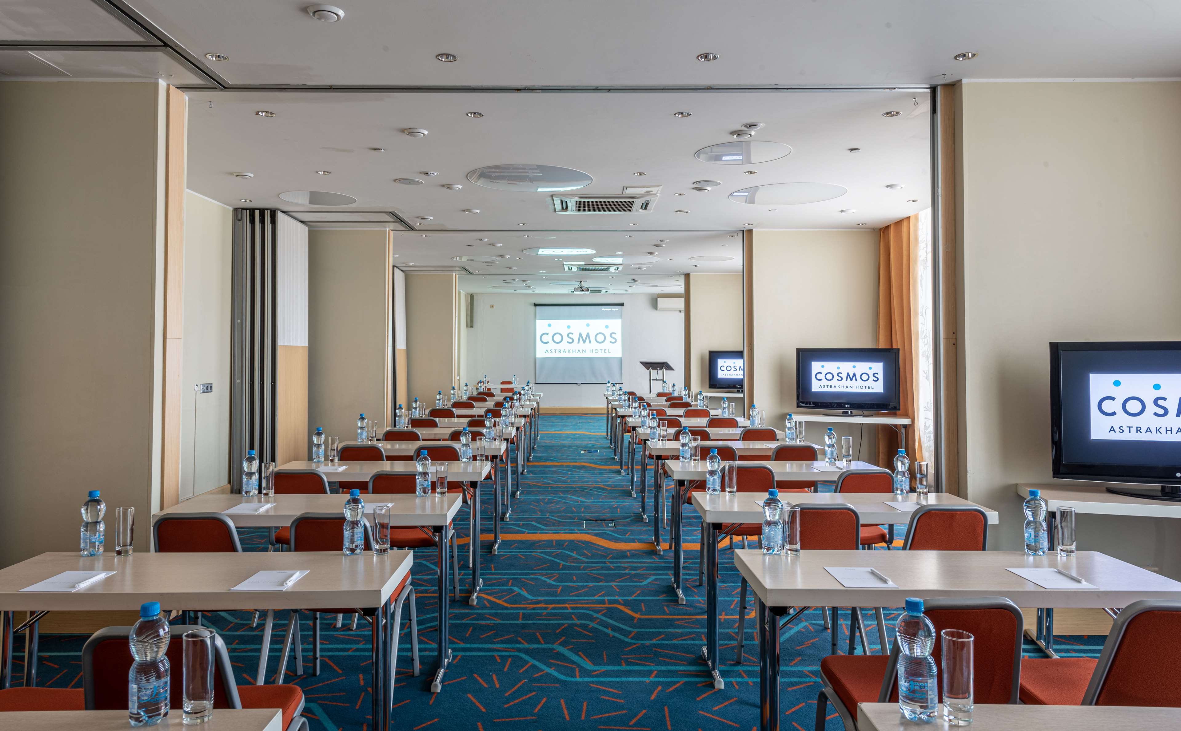 Фото Cosmos Astrakhan Hotel