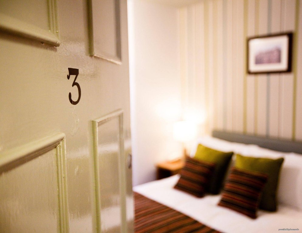 Фото Henley Hotel