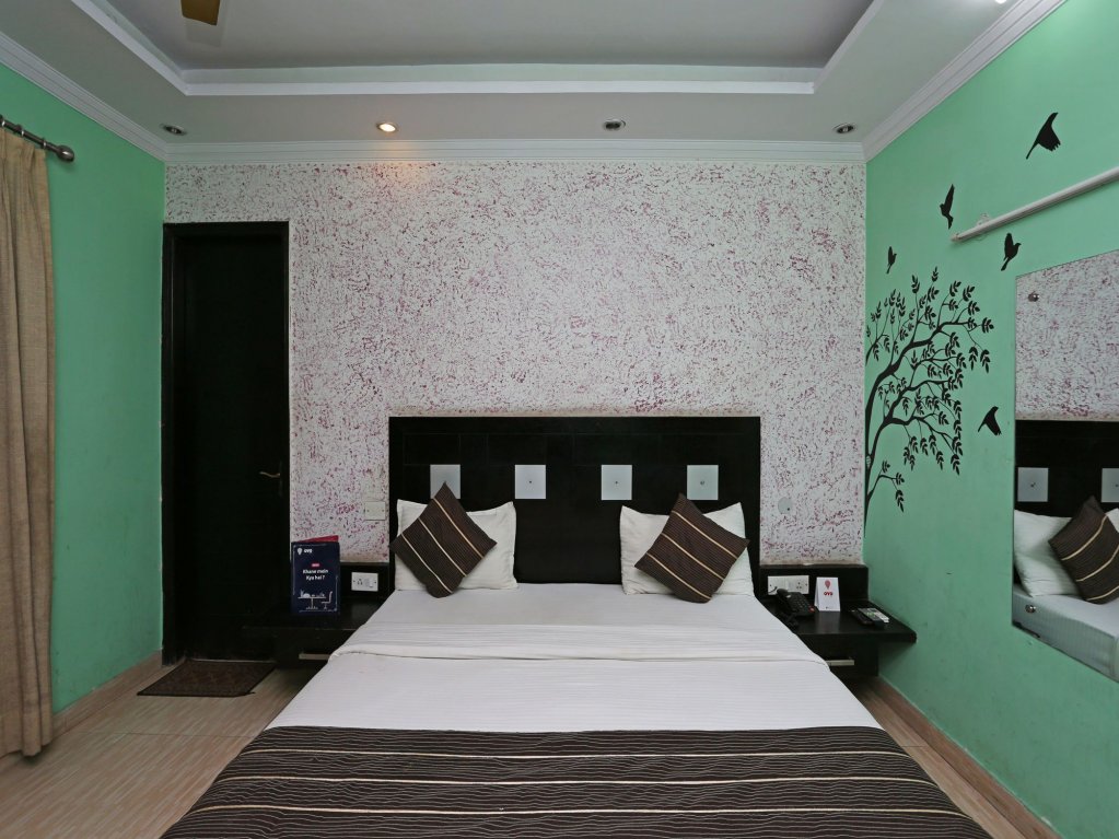 Фото Oyo 6895 Hotel Cybercity Rooms & Suites