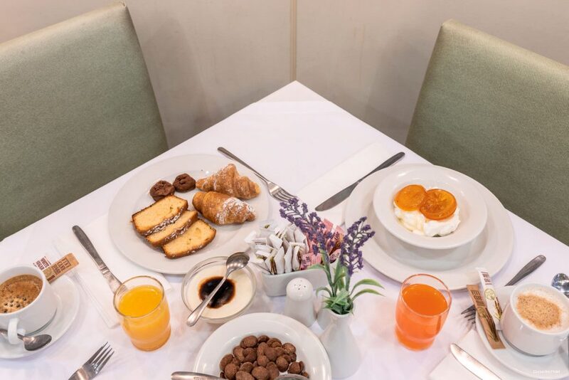 Фото Dorian Inn Hotel