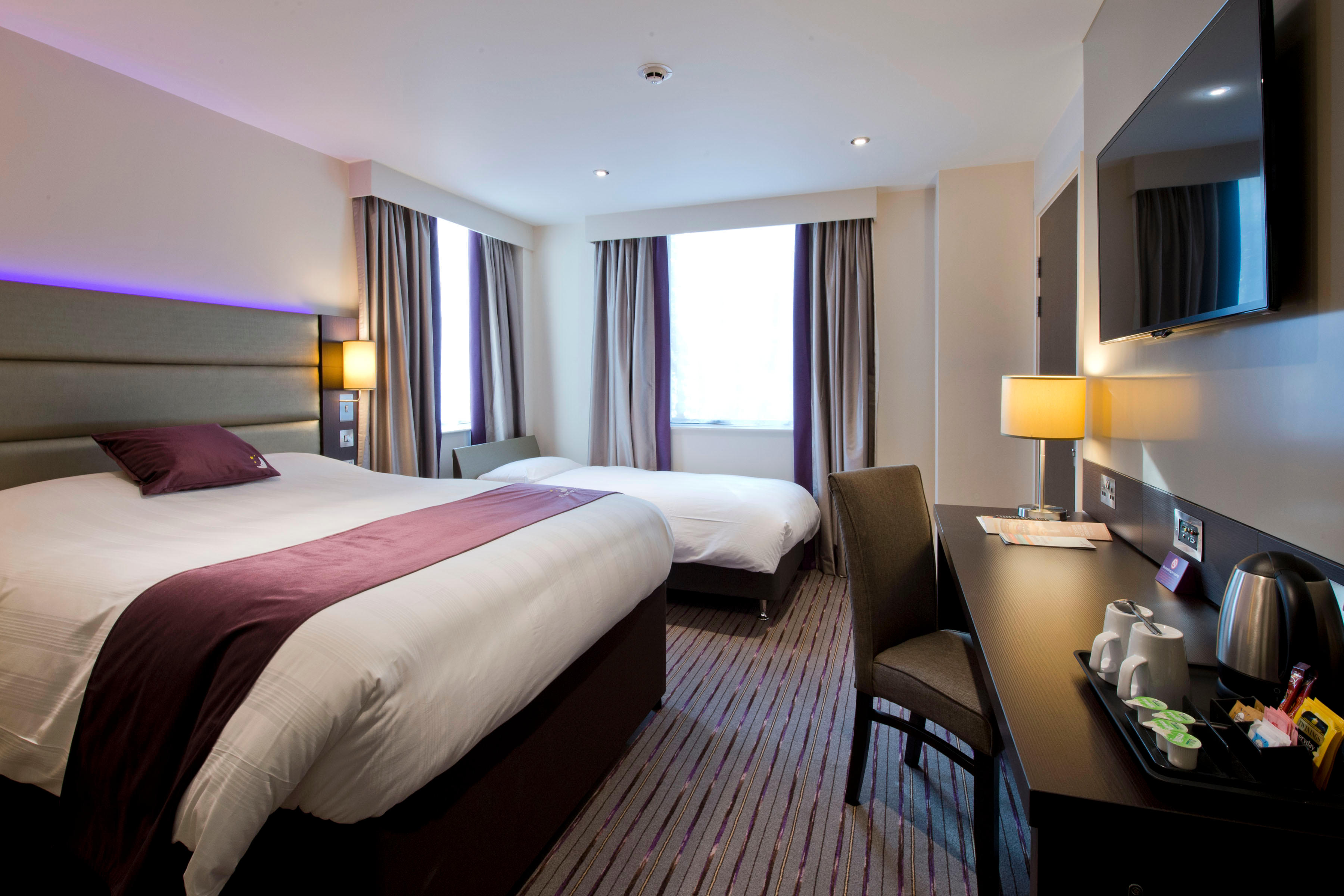 Фото Premier Inn Bristol City Centre Finzels Reach