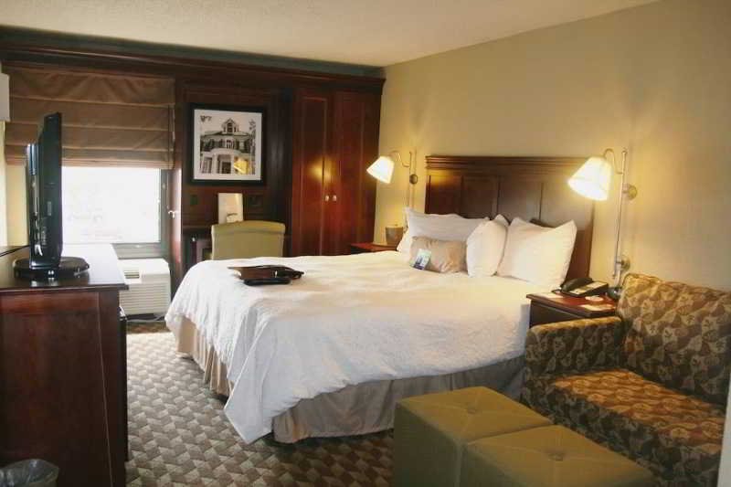 Фото Hampton Inn Baton Rouge - I-10 & College Dr