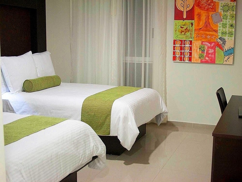 Фото Wyndham Garden Guadalajara Acueducto