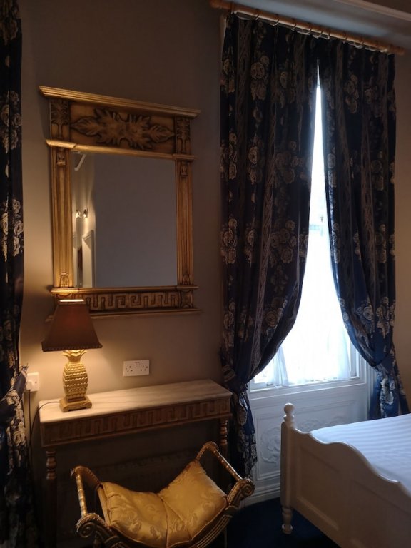 Фото O'Neills Victorian Pub and Townhouse