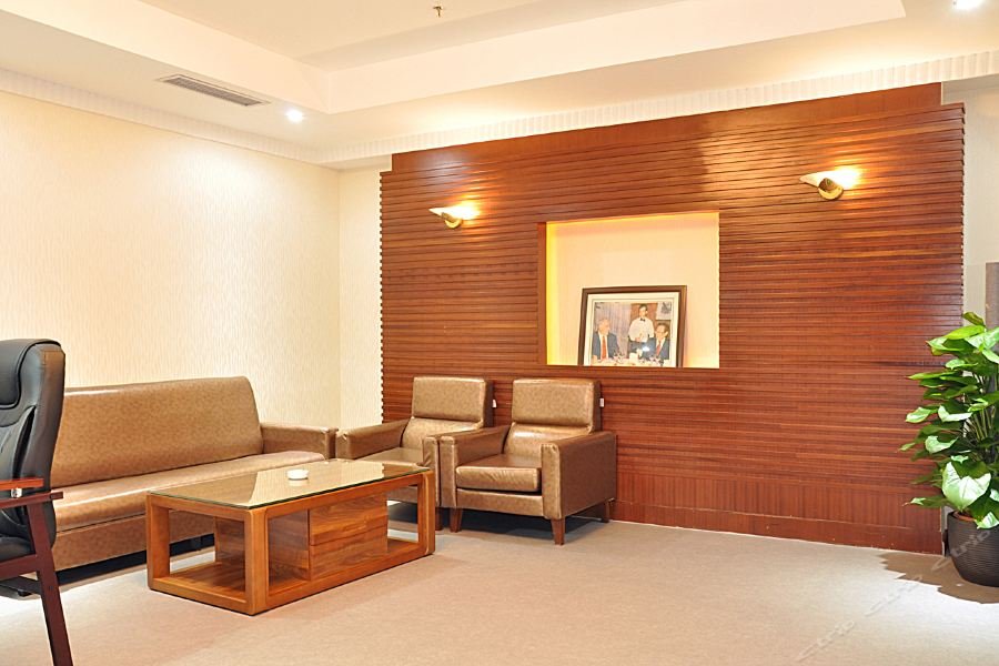 Фото Maotai Yingbin Hotel