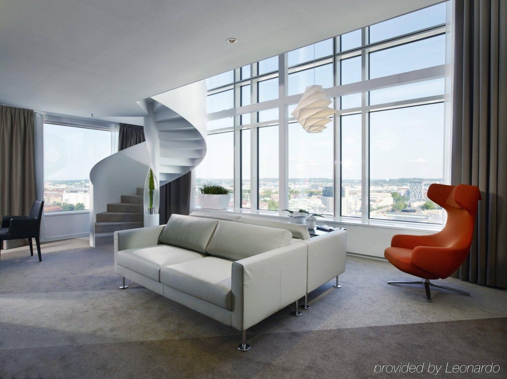 Фото Upper House