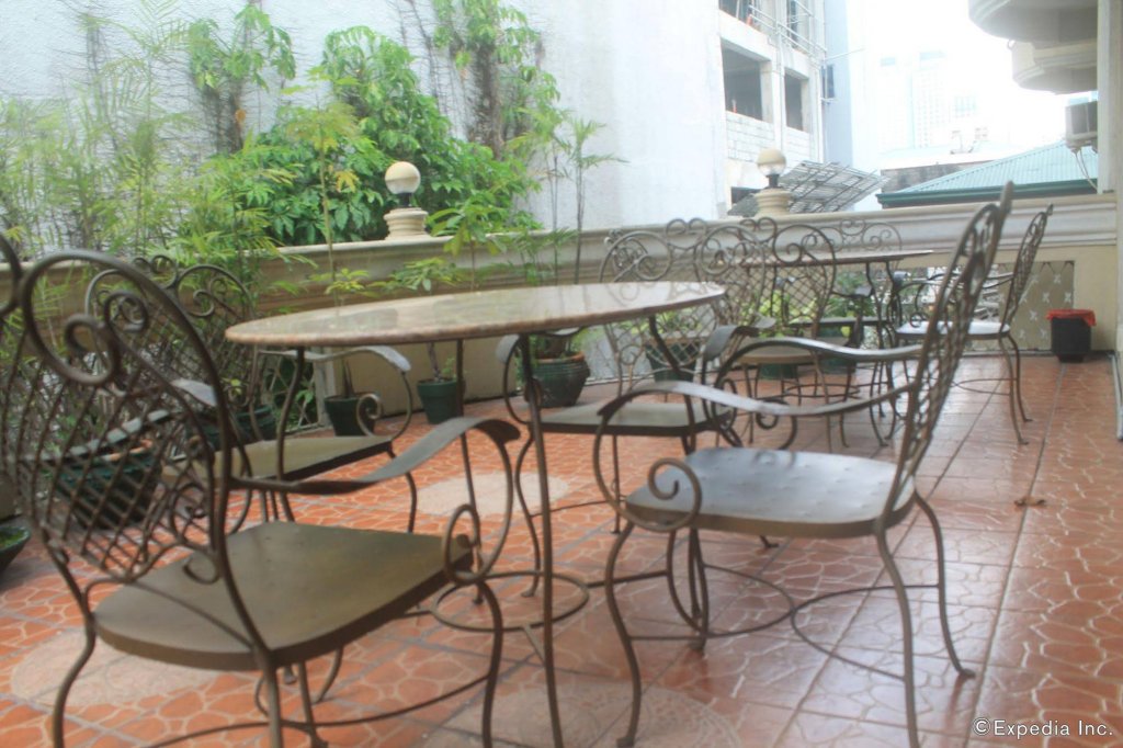 Фото Casa Micarosa Hotel and Residences by RedDoorz