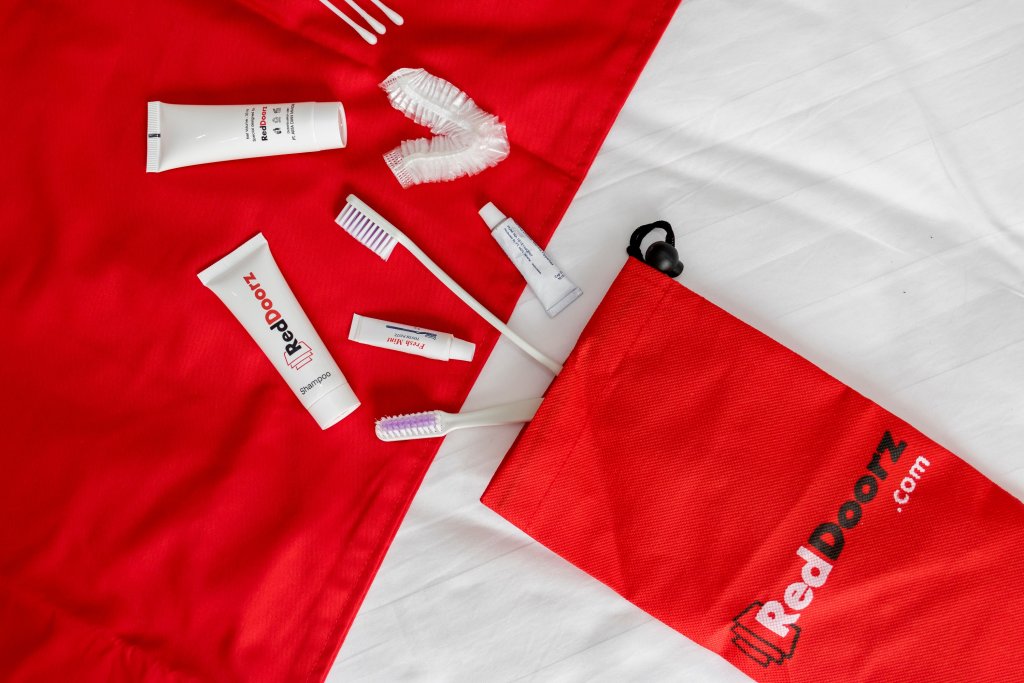 Фото RedDoorz near Solo Balapan Station