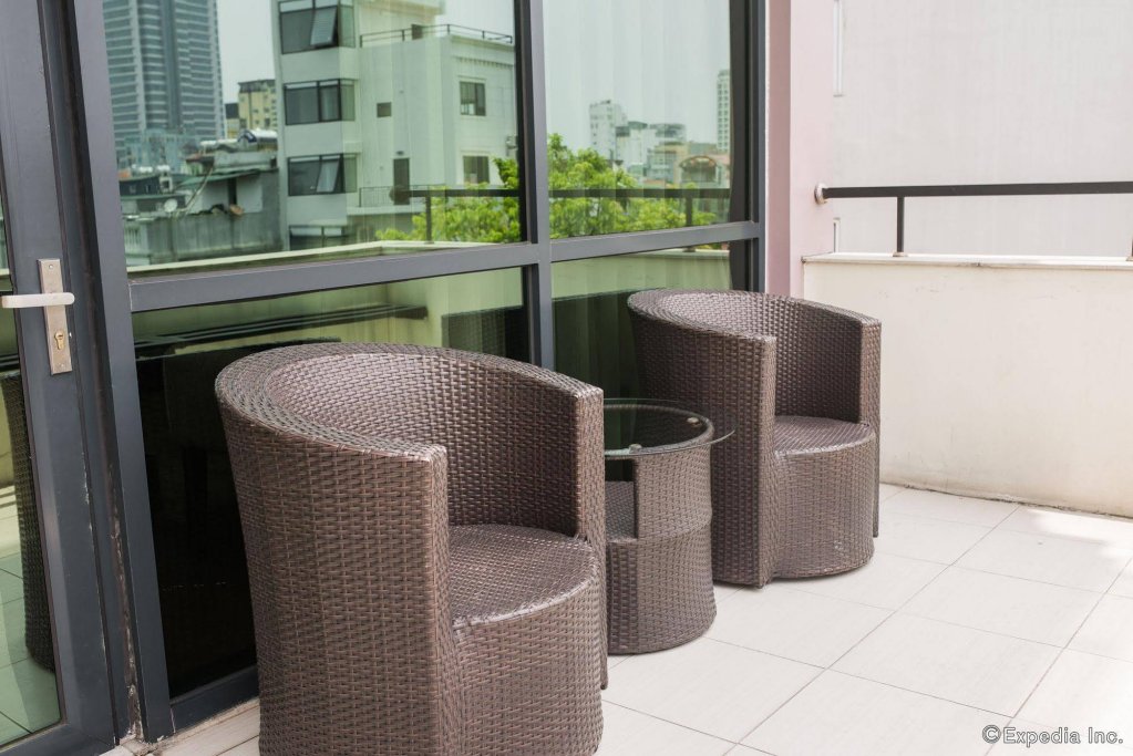 Фото Skylark Hotel