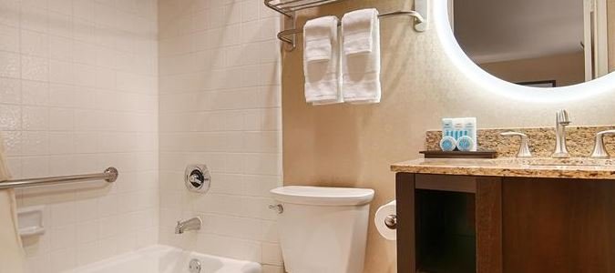 Фото Best Western Plus Suites Hotel Coronado Island