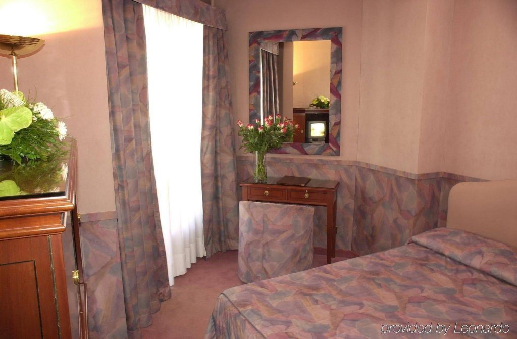 Фото Mini Palace Hotel