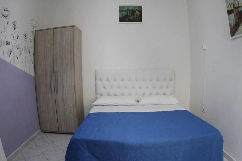 Фото Sleep & Go Naples Airport