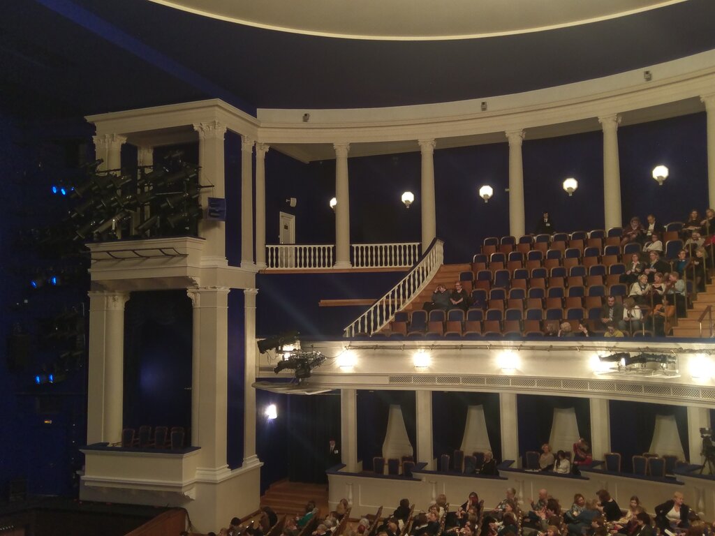 Театр им станиславского зал