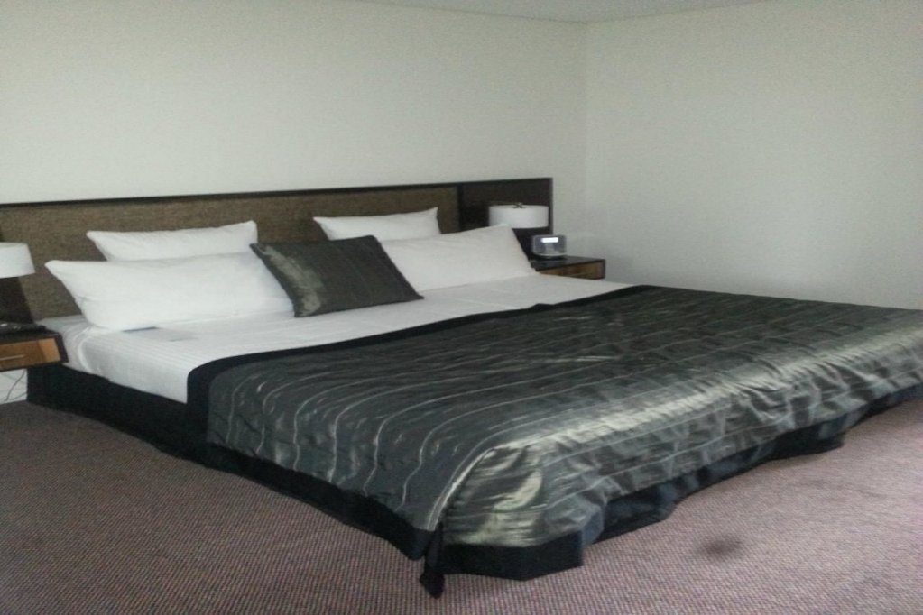 Фото Quay West Suites Melbourne