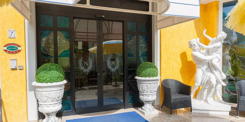 Фото Hotel Napoleon