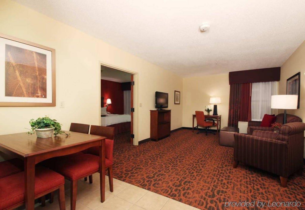 Фото Hampton Inn Grand Rapids-North