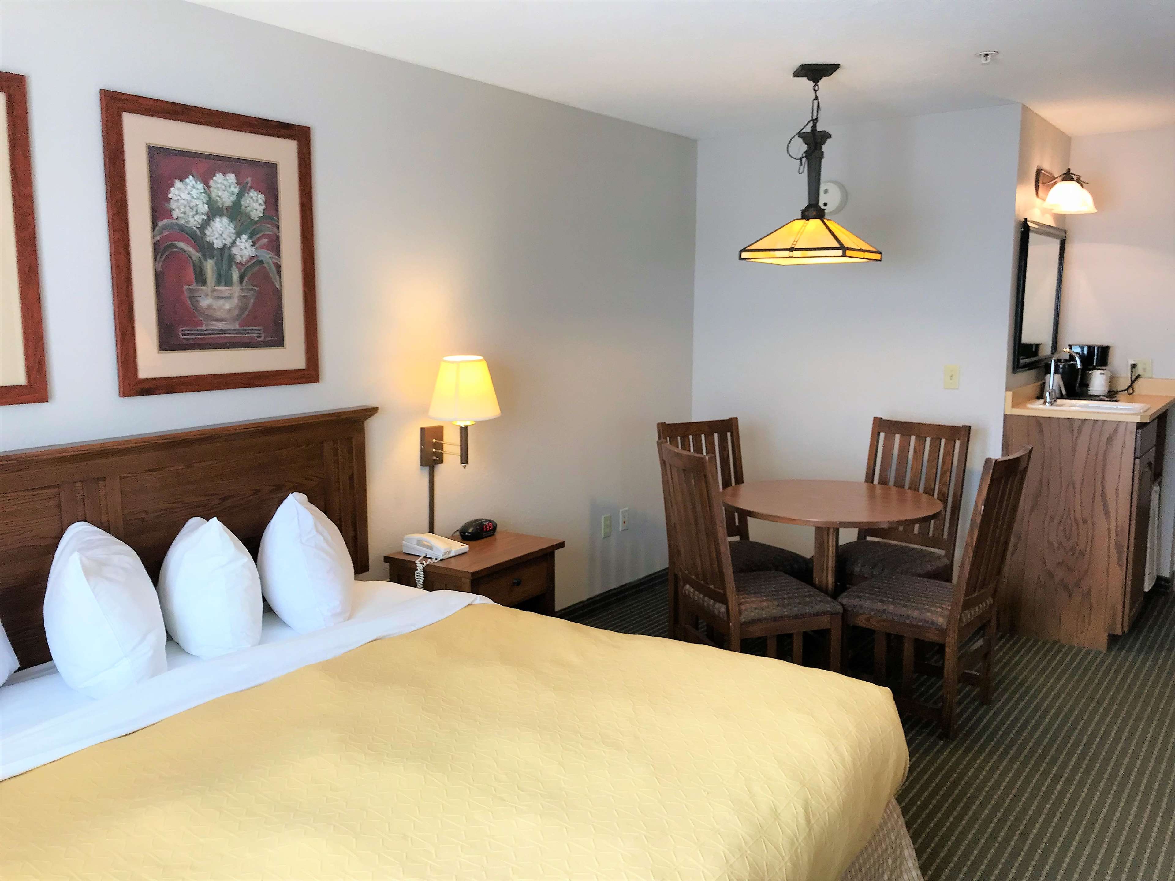 Фото Holiday Inn Express & Suites Zion by IHG