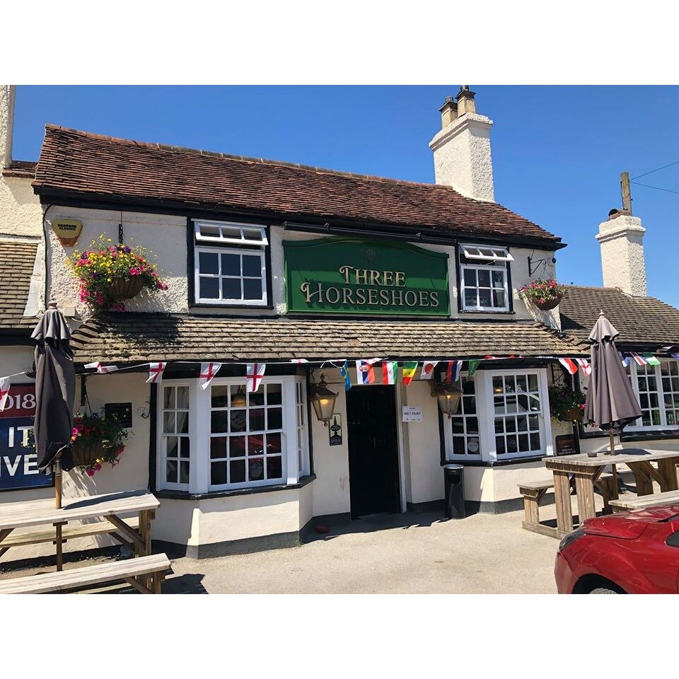 Bar, pub Three Horse Shoes, England, photo