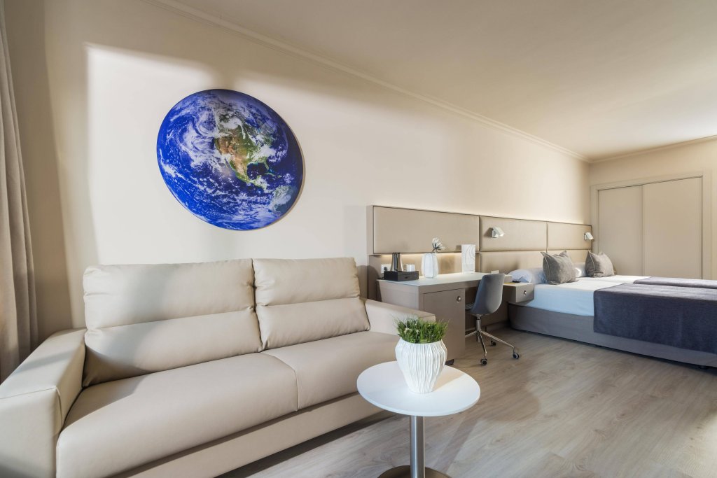 Фото Sallés Hotel Pere IV