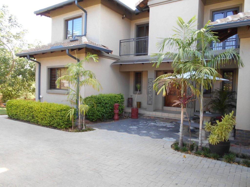 Фото Meerkat Manor