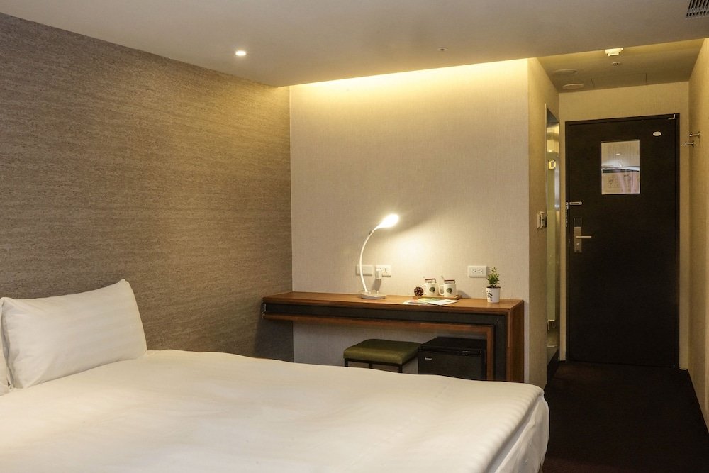 Фото Goodmore Hotel