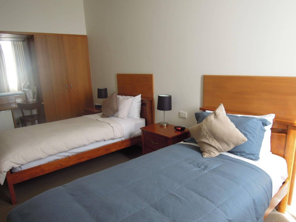 Фото Plough Hotel