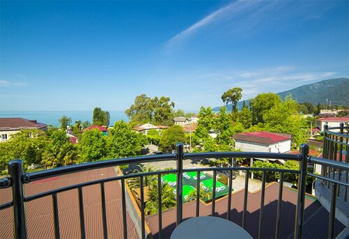 Внешний вид отеля Арстаа в Гагре, фото 2