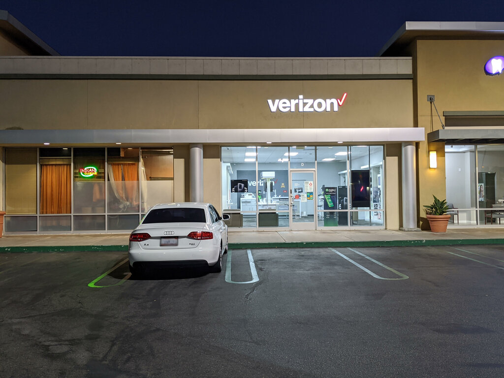 Telecommunication equipment Verizon Authorized Retailer - Victra, State of California, photo