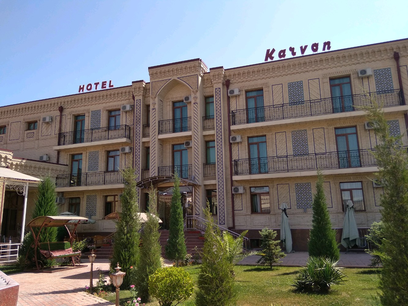 Фото отеля 1