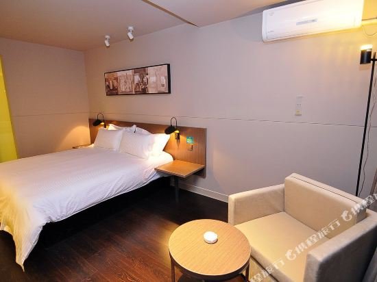 Фото Microtel by Wyndham Kunming City Center