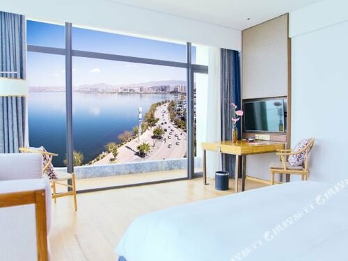 Гостиница Hotel Indigo Dali Erhai в Юньнани