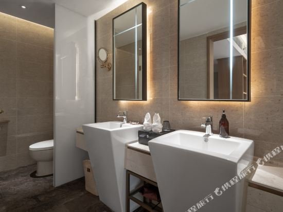 Фото Minshan Lhasa Grand Hotel